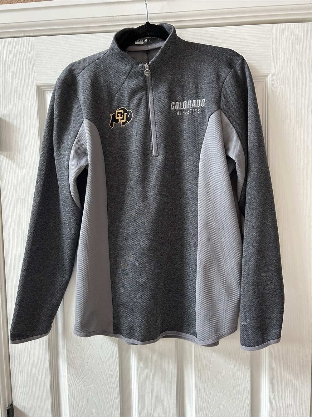 Nike Colorado Athletics Gray and Light Gray Quarter-Zip Pullover BARELY WORN